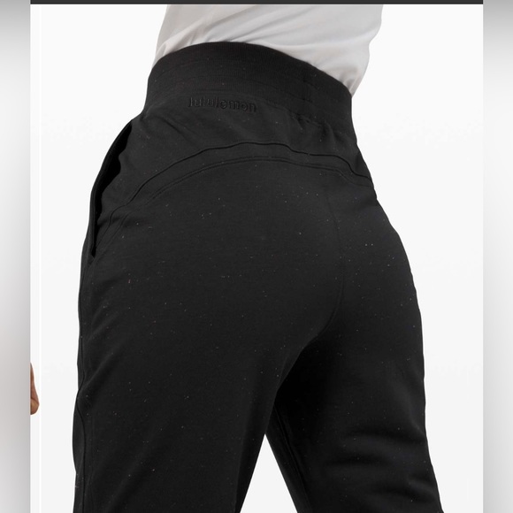 Lululemon Warm Down Jogger II sweatpants Black Size 10 worn once pockets EUC - Picture 2 of 10
